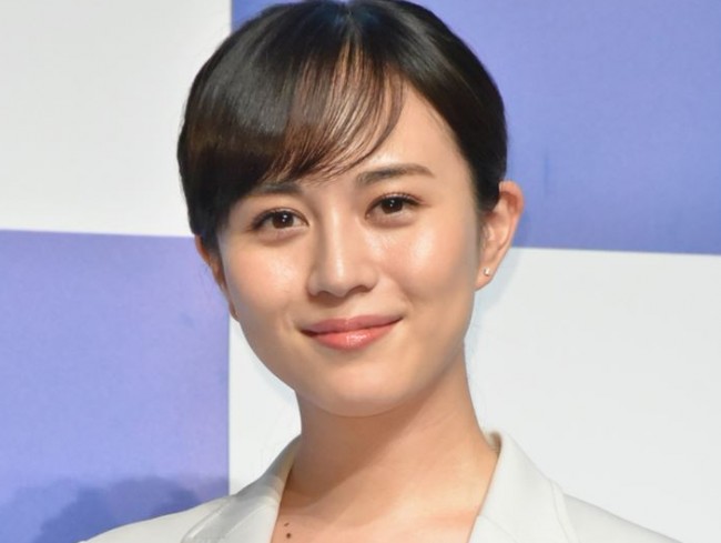 比嘉愛未 アップ写真公開に 美しすぎる 透明感ありすぎ と反響 19年12月29日 エンタメ ニュース クランクイン