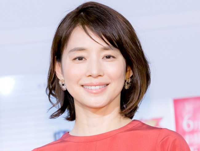 石田ゆり子 キュートな丸めがねの自粛生活スタイル公開 どうしてそんなに可愛いの 年5月30日 エンタメ ニュース クランクイン