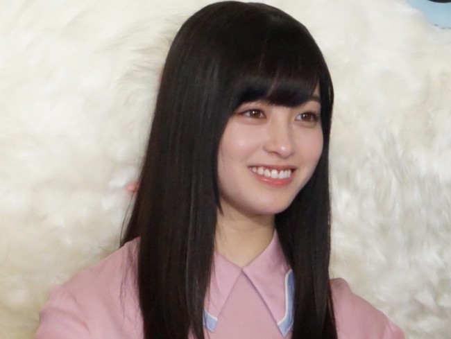 橋本環奈 かわいい制服ショット よく見ると 胸元の 異変 に注目集まる 年1月14日 エンタメ ニュース クランクイン