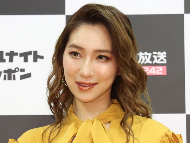 ファーストサマーウイカ 真っ赤な髪色にチェンジ 似合いすぎ と反響 年12月29日 エンタメ ニュース クランクイン